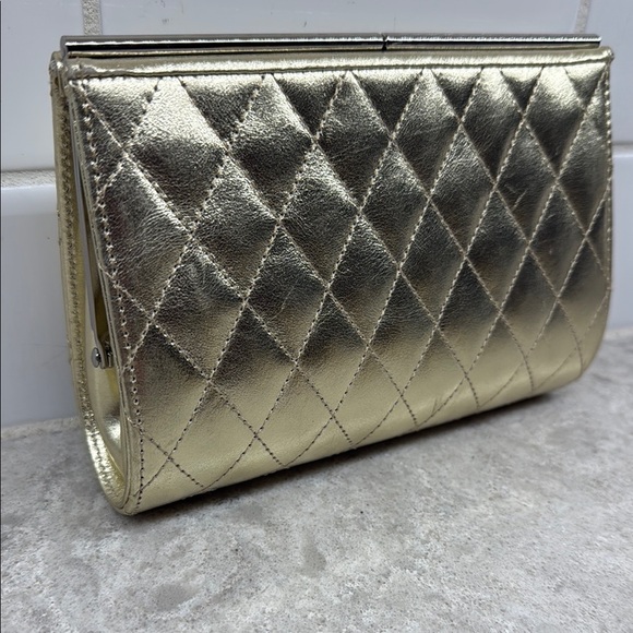 Pratten Handbags - Rare Vintage Pratten Gold Quilted Women's Clutch. Excellent condition!